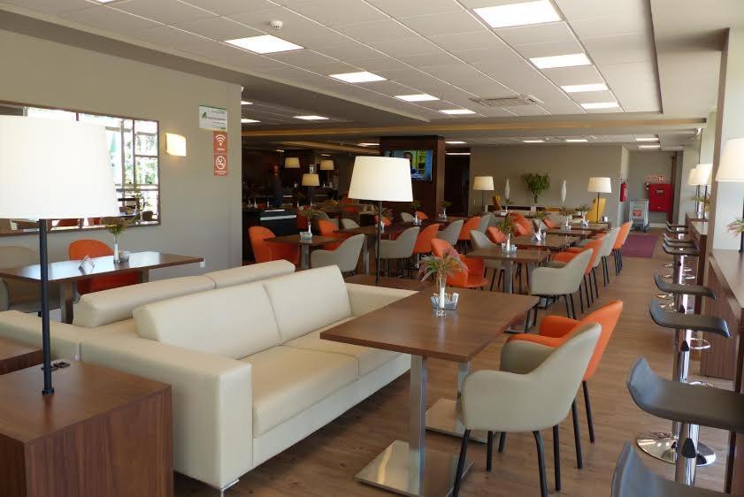 Hotel 10 Palmas ปัลมัส ภายนอก รูปภาพ